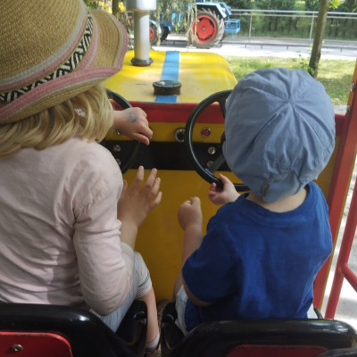 Meine Kinder 8 und 2 Jahre